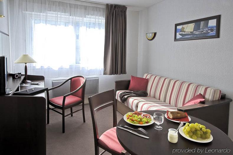 Comfort Suites Le-Port-Marly Paris Ouest Le Port-Marly Esterno foto