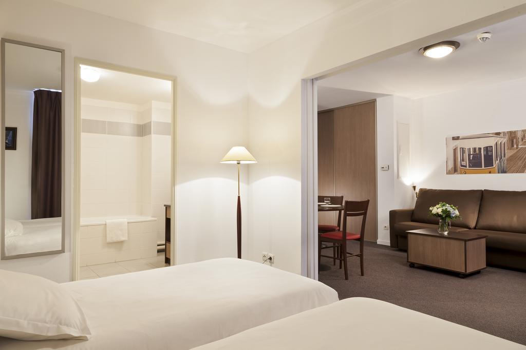 Comfort Suites Le-Port-Marly Paris Ouest Le Port-Marly Esterno foto