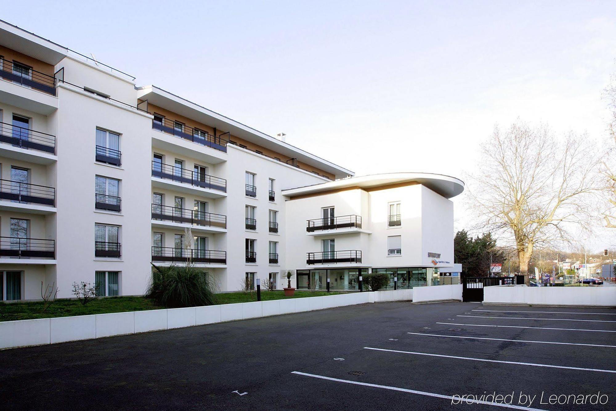 Comfort Suites Le-Port-Marly Paris Ouest Le Port-Marly Esterno foto