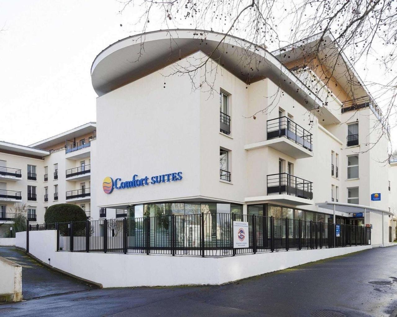Comfort Suites Le-Port-Marly Paris Ouest Le Port-Marly Esterno foto