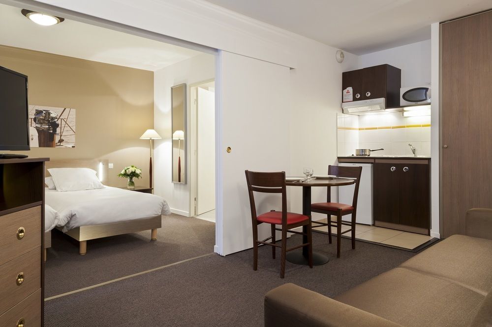 Comfort Suites Le-Port-Marly Paris Ouest Le Port-Marly Esterno foto