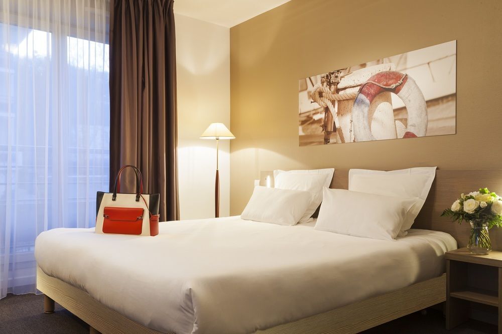 Comfort Suites Le-Port-Marly Paris Ouest Le Port-Marly Esterno foto