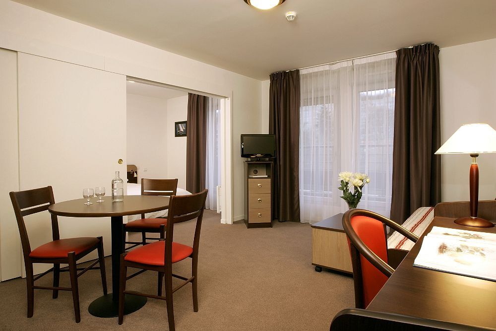 Comfort Suites Le-Port-Marly Paris Ouest Le Port-Marly Esterno foto