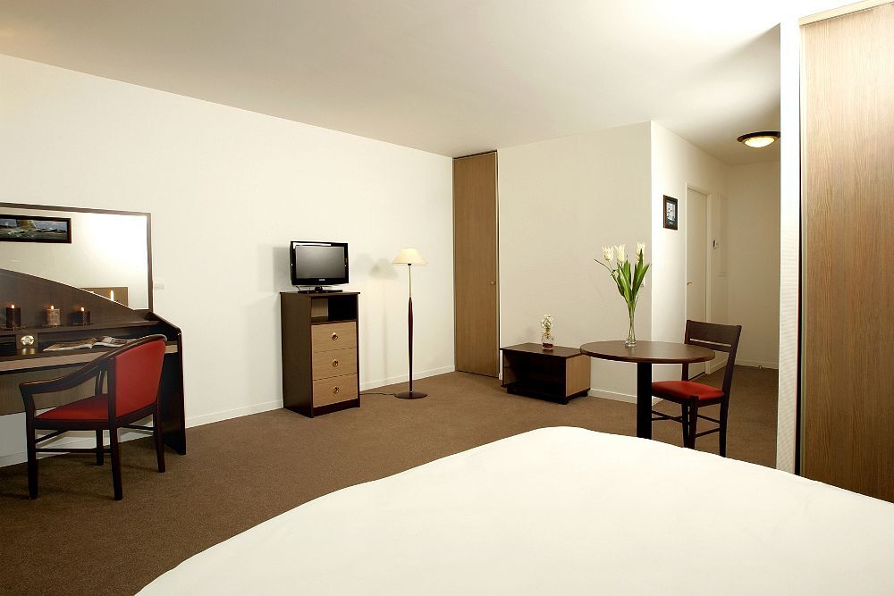 Comfort Suites Le-Port-Marly Paris Ouest Le Port-Marly Esterno foto